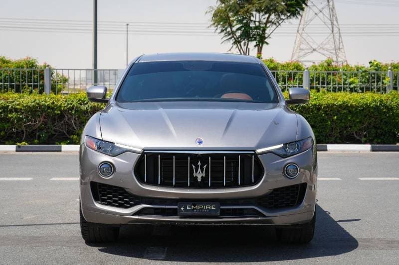 2019 Maserati Levante STANDARD thumbnail 2