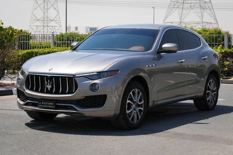 2019 Maserati Levante STANDARD thumbnail 3