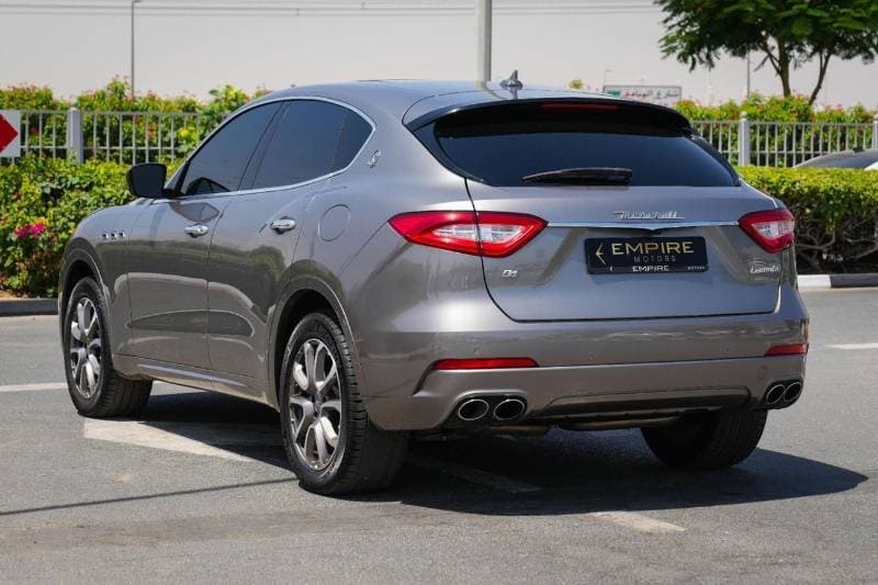 2019 Maserati Levante STANDARD thumbnail 6
