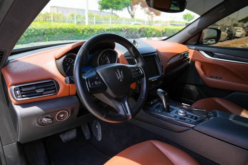 2019 Maserati Levante STANDARD thumbnail 8