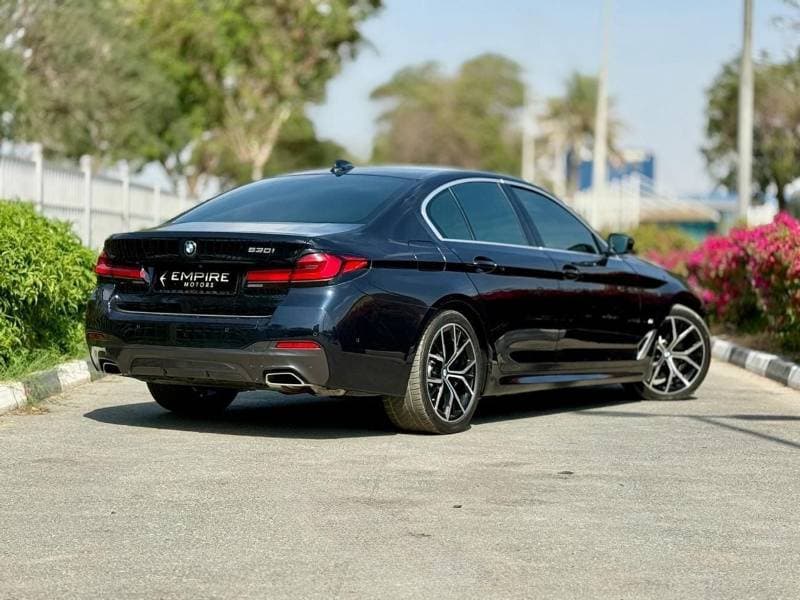 2022 BMW 530i M SPORT thumbnail 4