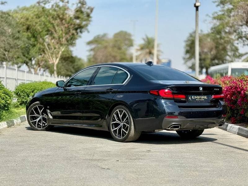 2022 BMW 530i M SPORT thumbnail 6