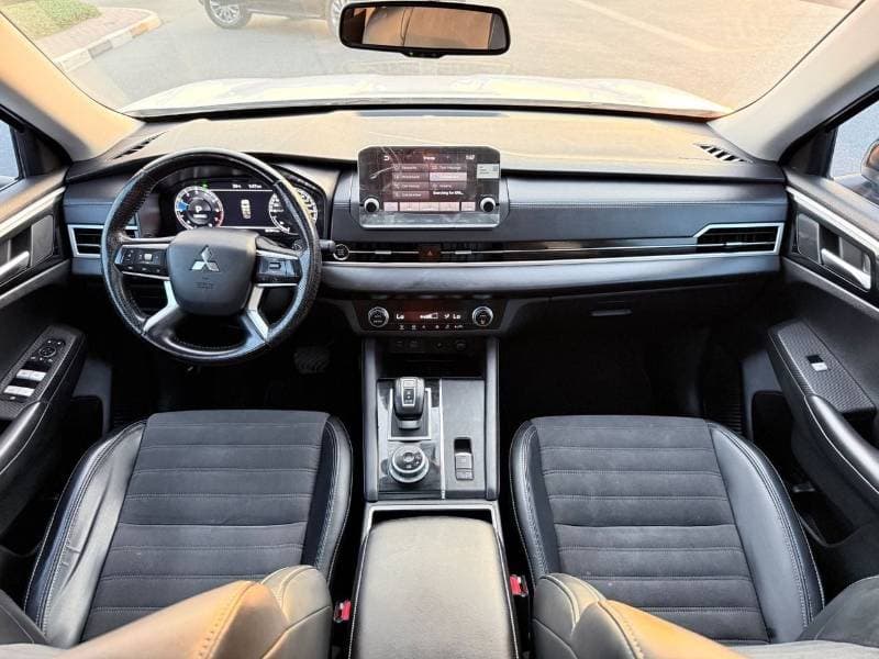 2024 Mitsubishi Outlander PREMIUM LAUNCH EDITION thumbnail 5