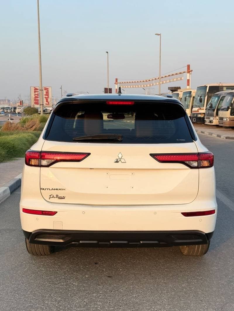 2024 Mitsubishi Outlander PREMIUM LAUNCH EDITION thumbnail 4