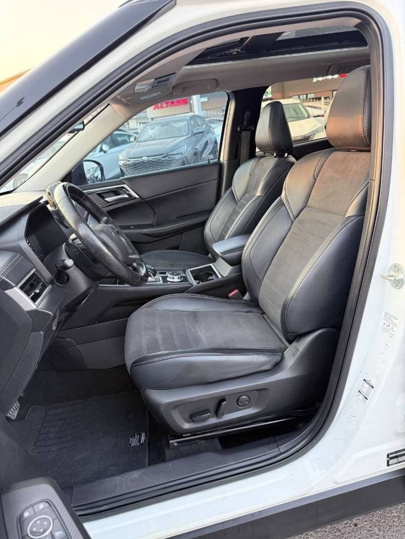 2024 Mitsubishi Outlander PREMIUM LAUNCH EDITION thumbnail 6