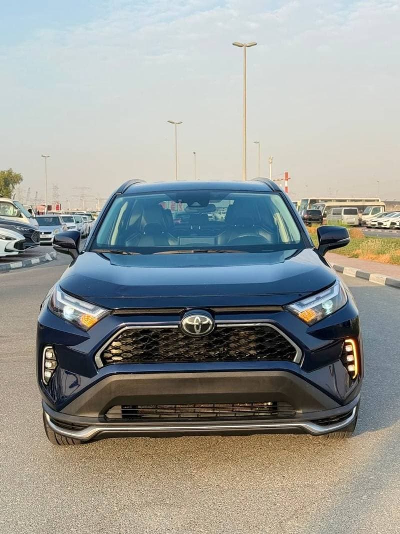 2024 Toyota RAV4 XLE thumbnail 2