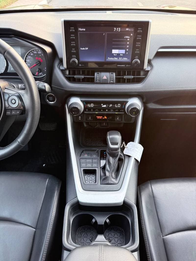 2020 Toyota RAV4 XLE thumbnail 7