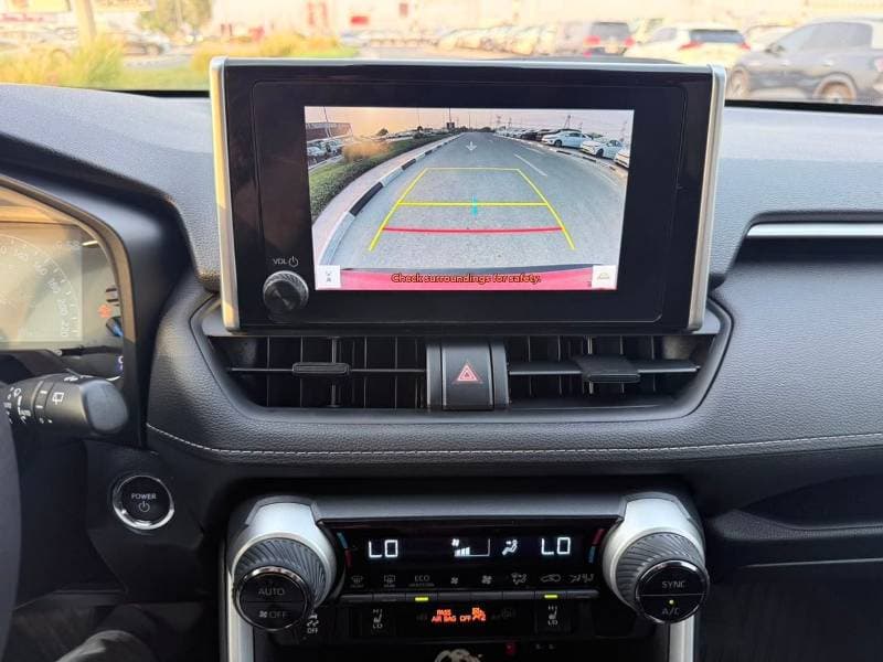 2023 Toyota RAV4 XLE HEV thumbnail 7