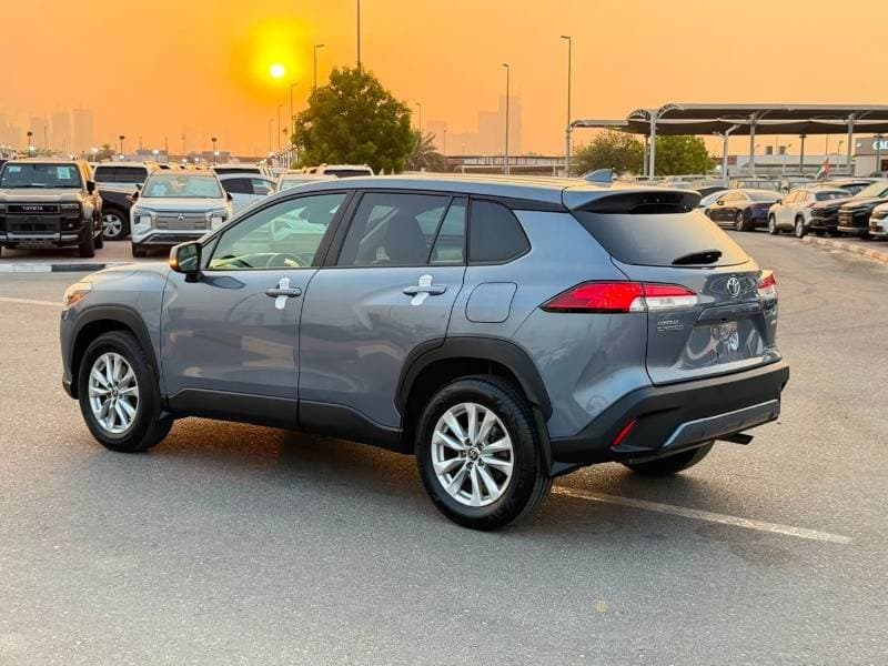 2022 Toyota Corolla Cross LE thumbnail 5