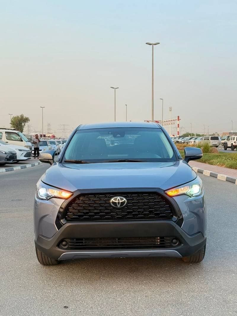 2022 Toyota Corolla Cross LE thumbnail 2
