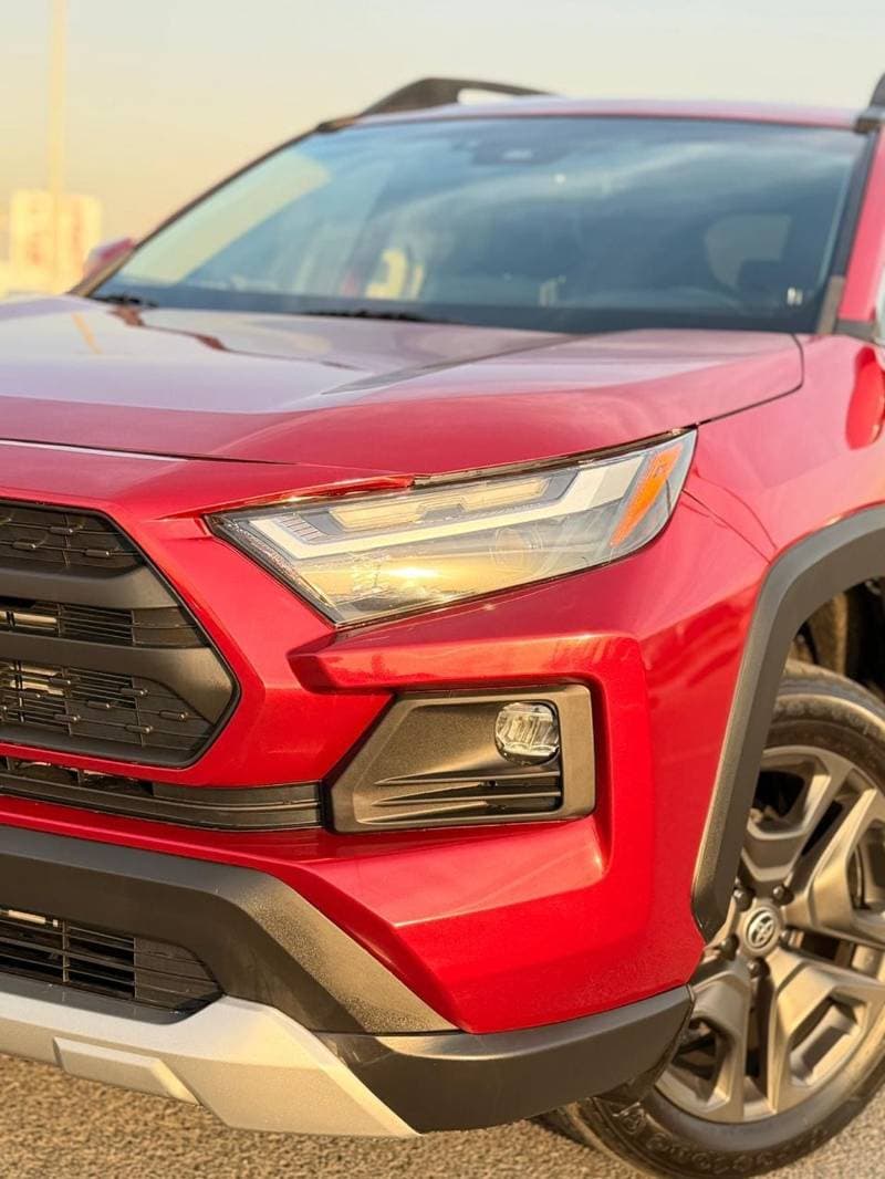 2023 Toyota RAV4 ADVENTURE thumbnail 2