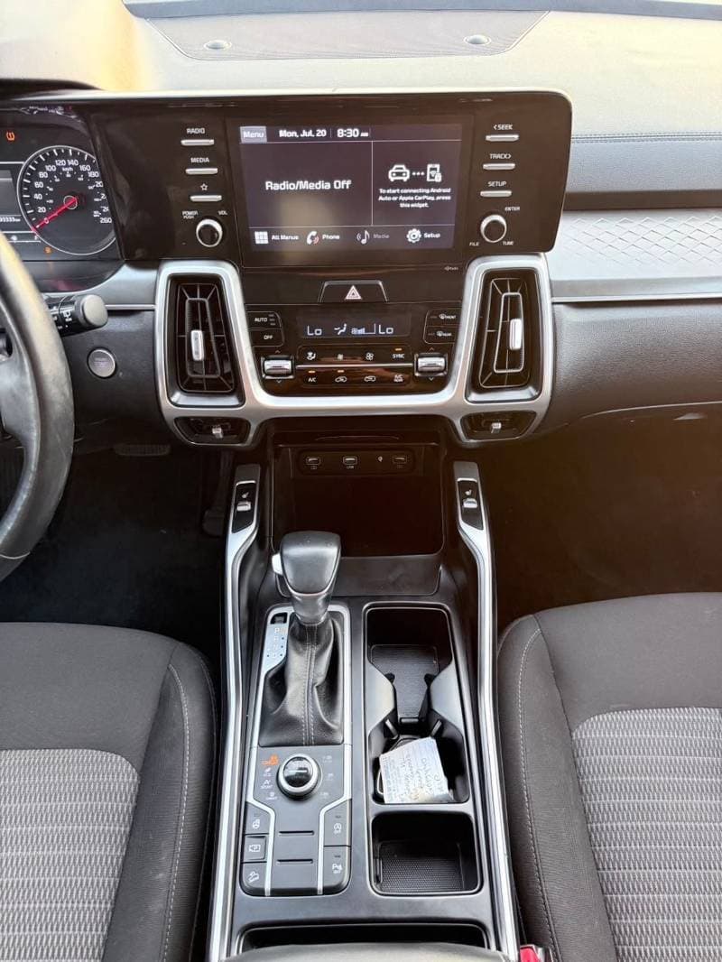 2021 Kia Sorento LX thumbnail 6