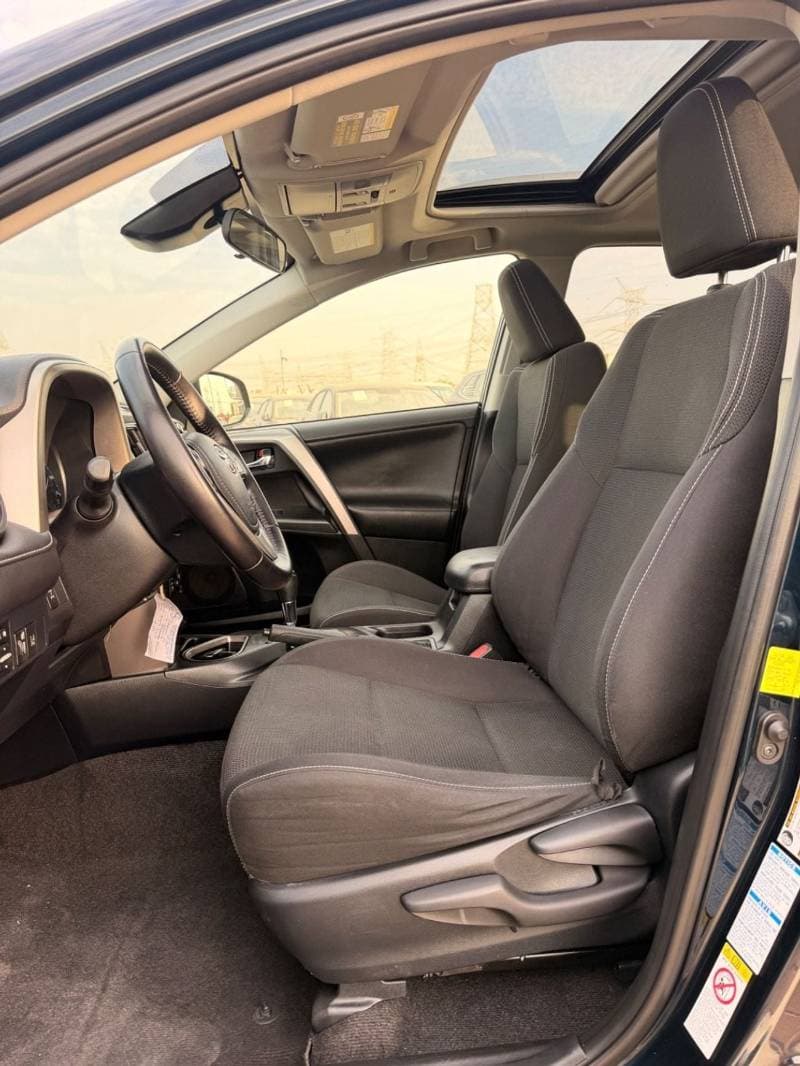 2017 Toyota RAV4 thumbnail 7