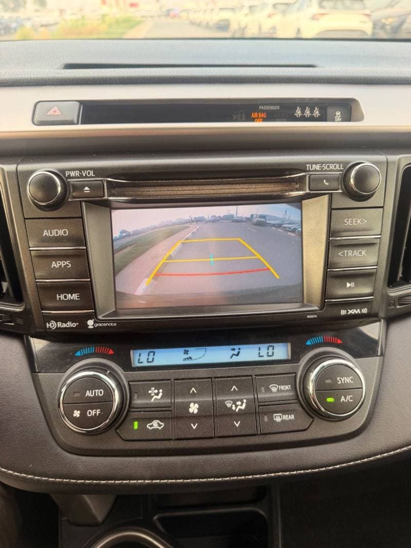 2017 Toyota RAV4 thumbnail 8