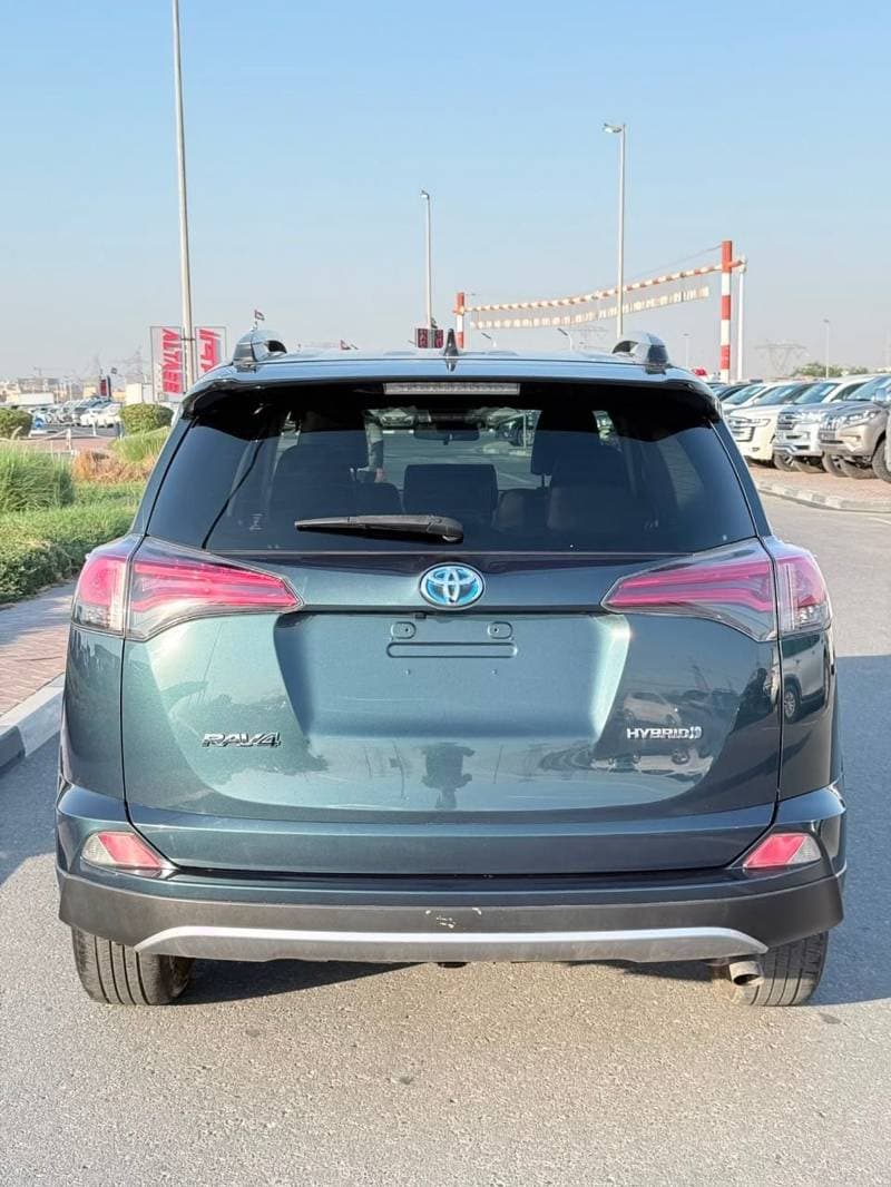 2018 Toyota RAV4 thumbnail 4