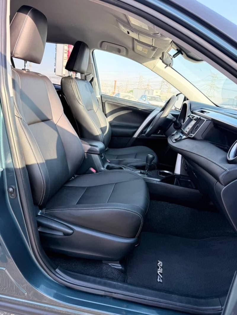2018 Toyota RAV4 thumbnail 6