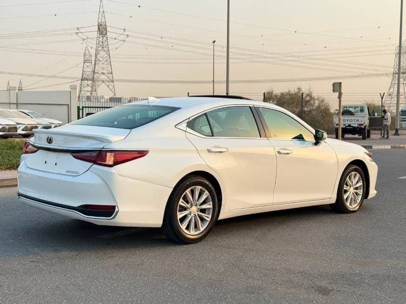 2025 Lexus ES300h PREMIER thumbnail 5