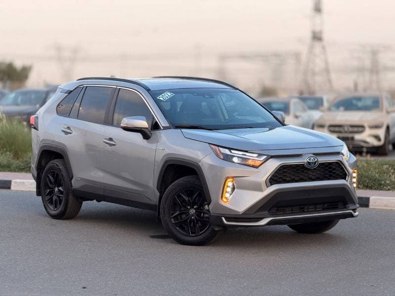 2022 Toyota RAV4 XLE HEV