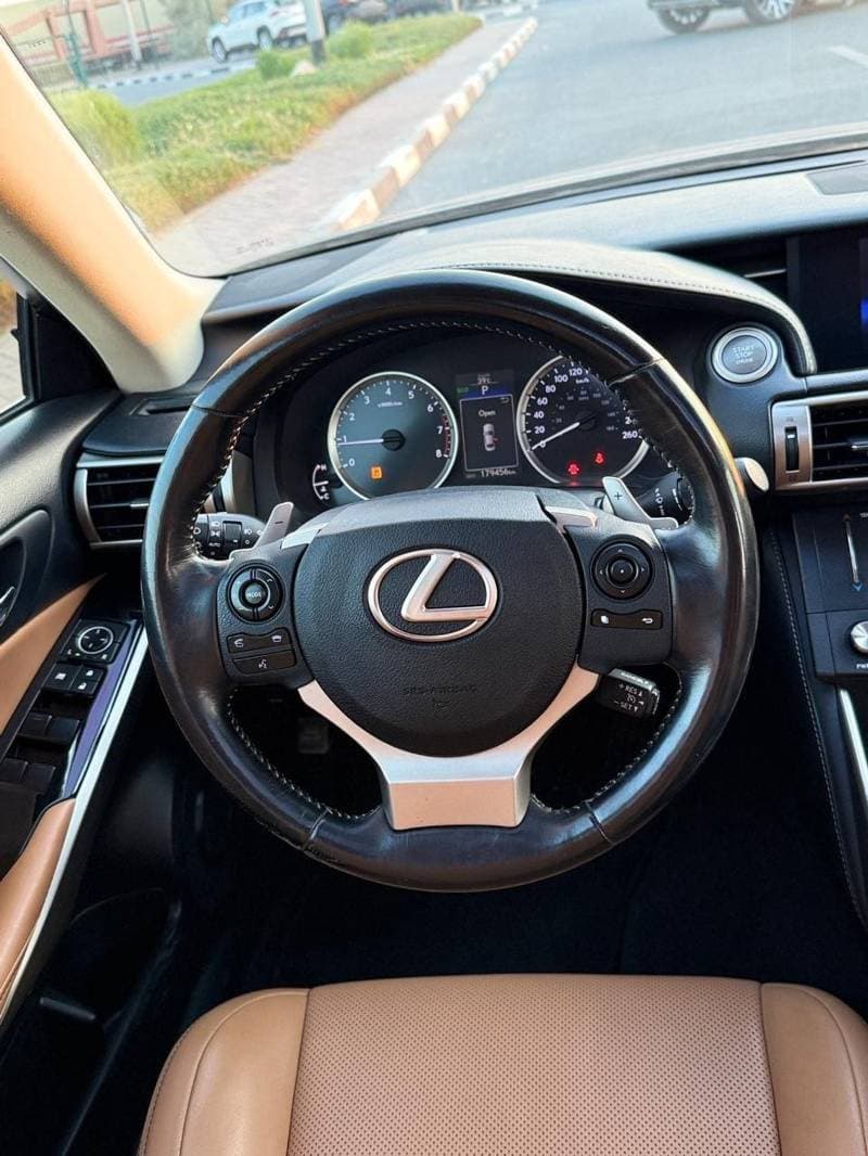 2016 Lexus IS300 AWD thumbnail 7
