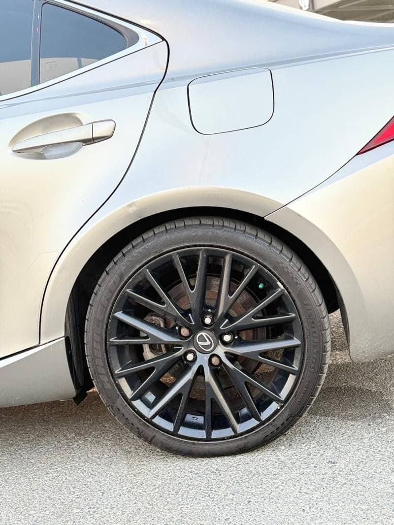 2016 Lexus IS300 AWD thumbnail 8