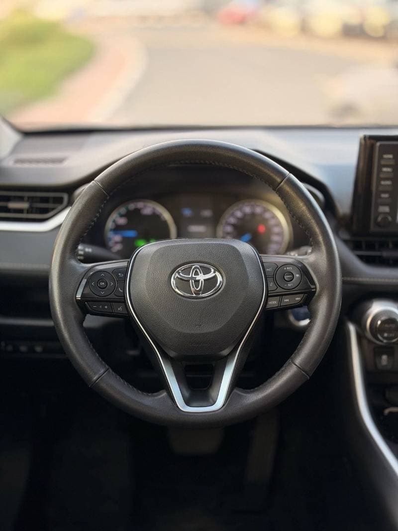 2022 Toyota RAV4 XLE HEV thumbnail 8