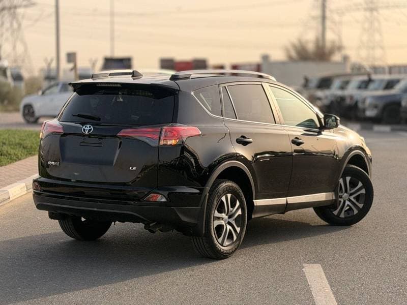 2017 Toyota RAV4 EX thumbnail 3