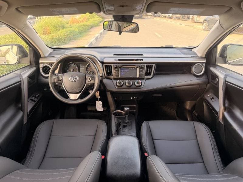 2017 Toyota RAV4 EX thumbnail 5