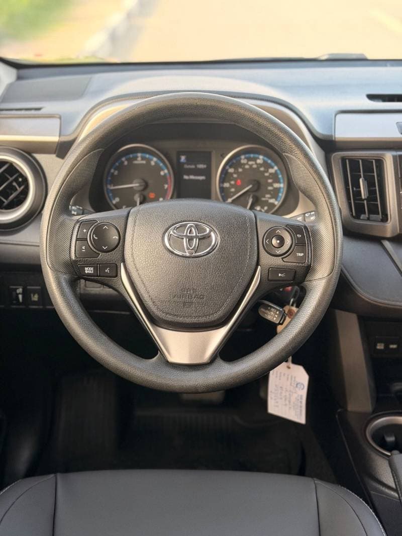 2017 Toyota RAV4 EX thumbnail 7