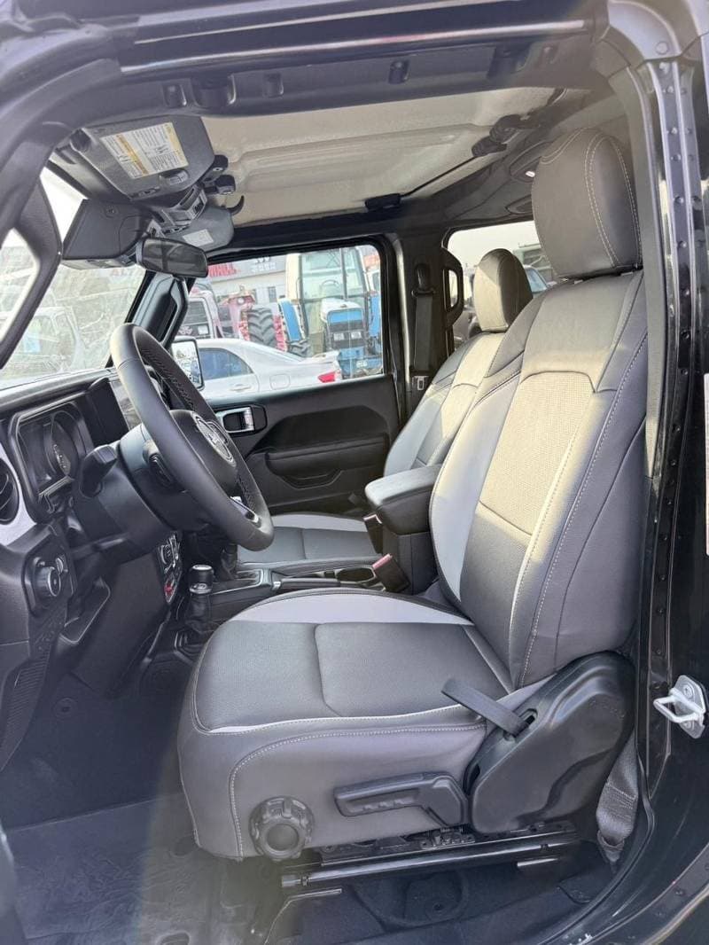 2024 Jeep Wrangler RUBICON thumbnail 6