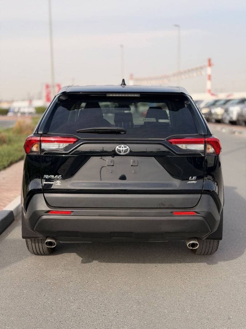 2024 Toyota RAV4 LE thumbnail 3