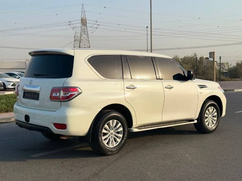 2019 Nissan Patrol LE T1 thumbnail 4