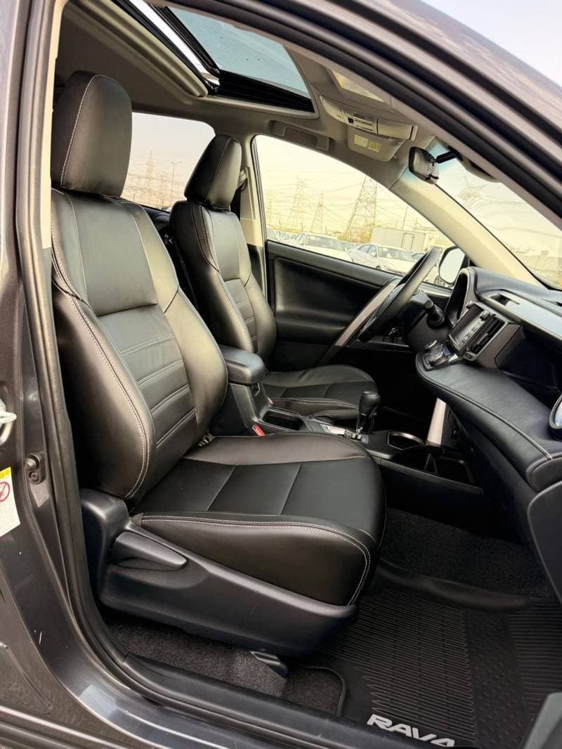 2018 Toyota RAV4 thumbnail 6