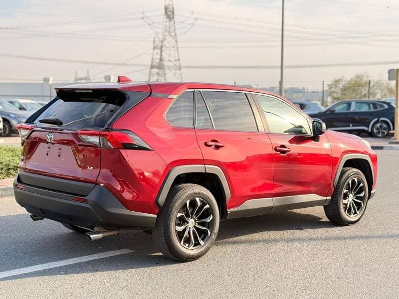 2023 Toyota RAV4 LE thumbnail 3