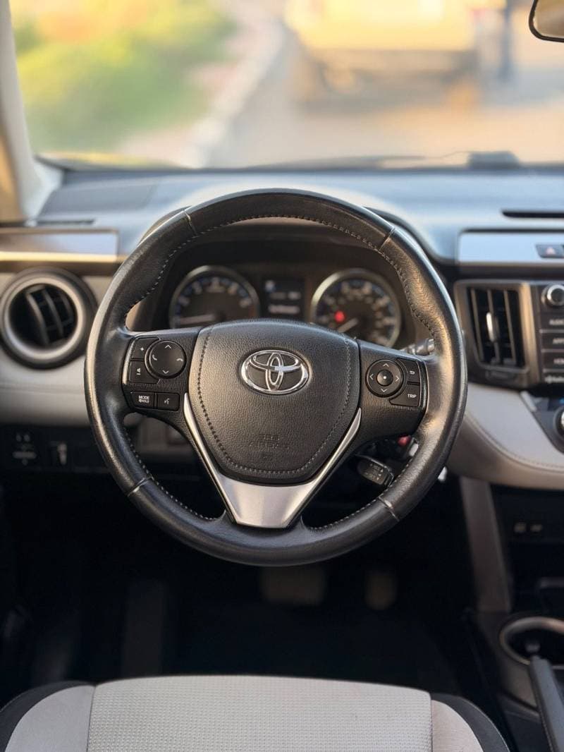 2016 Toyota RAV4 EXR thumbnail 8