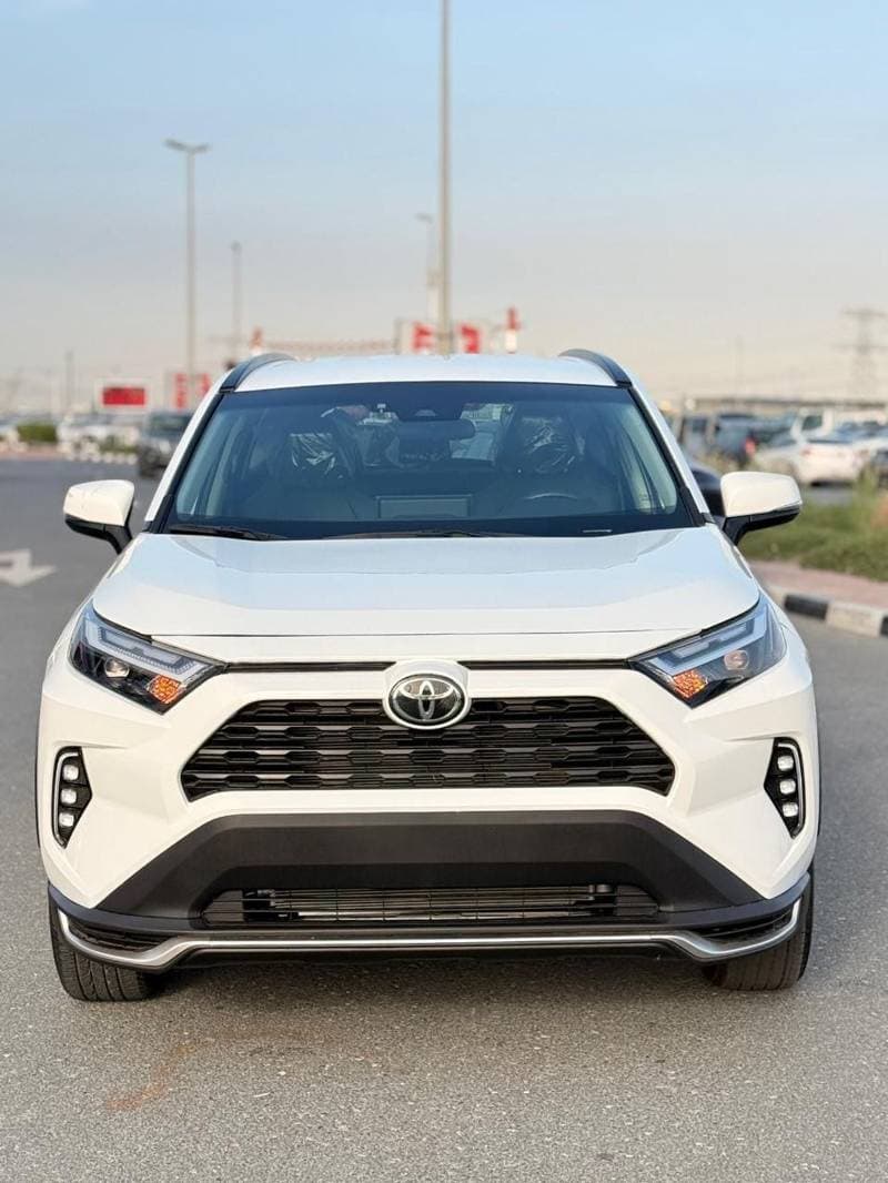 2023 Toyota RAV4 XLE thumbnail 2