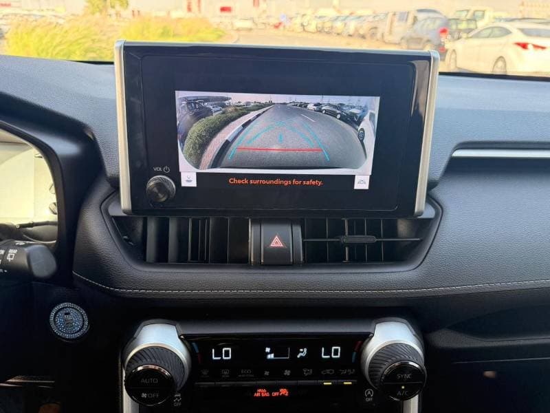 2023 Toyota RAV4 XLE thumbnail 8