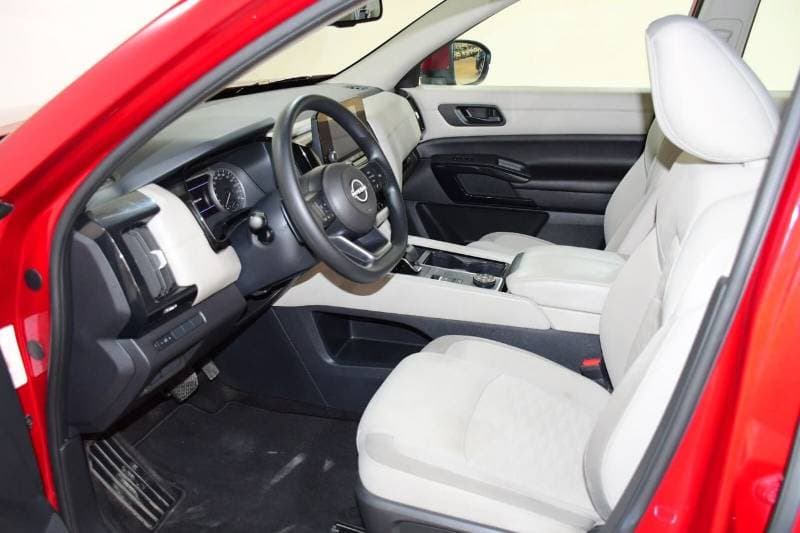 2024 Nissan Pathfinder S thumbnail 4
