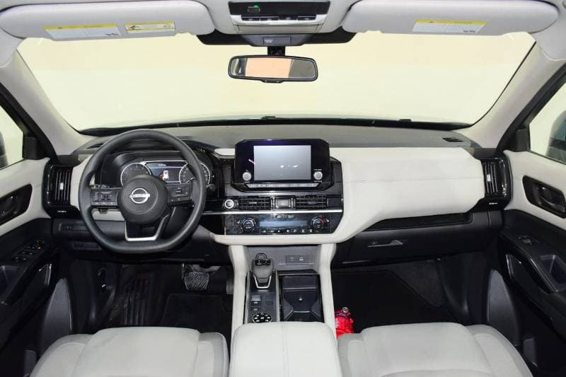 2024 Nissan Pathfinder S thumbnail 5