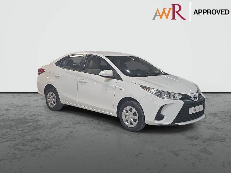 2022 Toyota Yaris E thumbnail 2