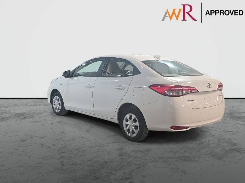 2022 Toyota Yaris E thumbnail 6