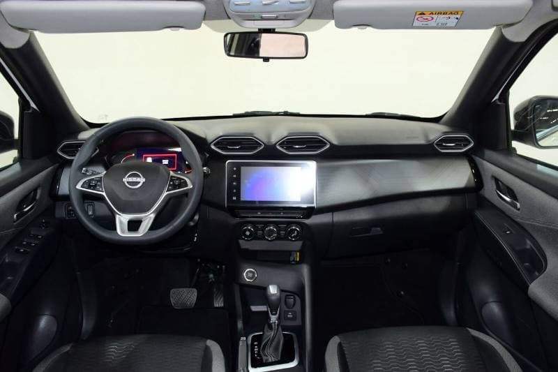 2025 Nissan Magnite SV thumbnail 5