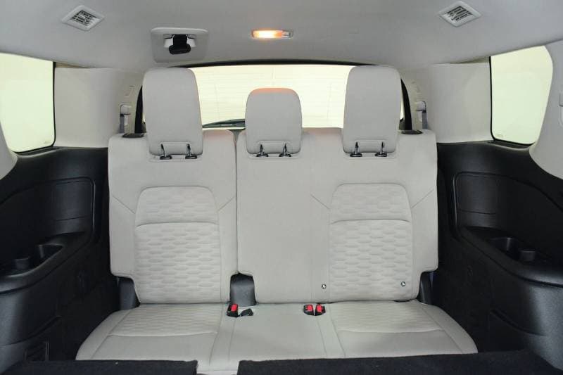 2025 Nissan Pathfinder S thumbnail 8