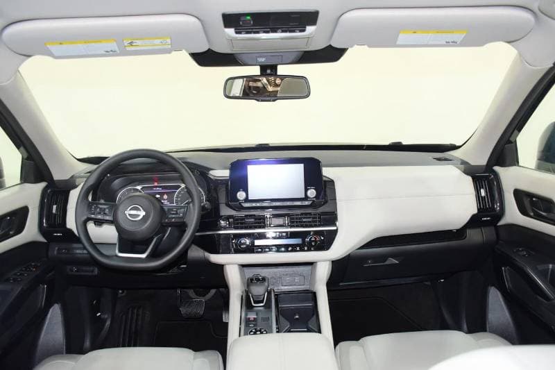 2025 Nissan Pathfinder S thumbnail 5
