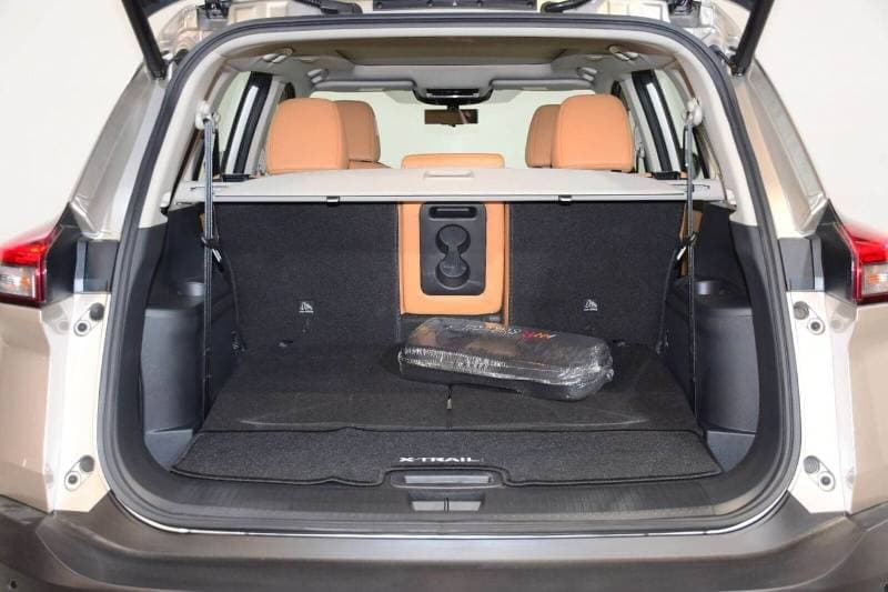 2025 Nissan X Trail SL thumbnail 8