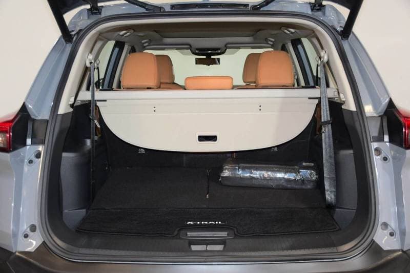 2025 Nissan X Trail SL thumbnail 8