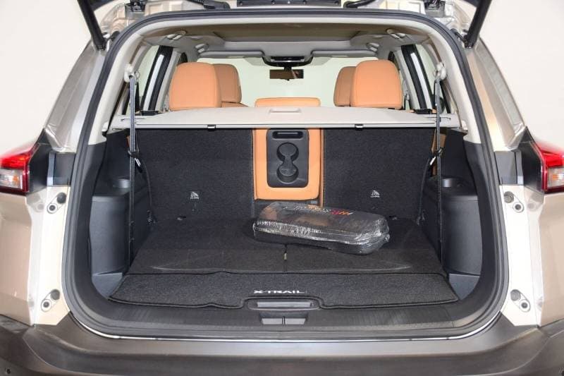 2025 Nissan X Trail SL thumbnail 8