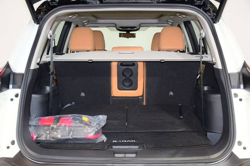 2025 Nissan X Trail SL thumbnail 8