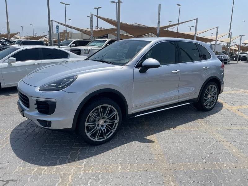 2015 Porsche Cayenne STANDARD thumbnail 3