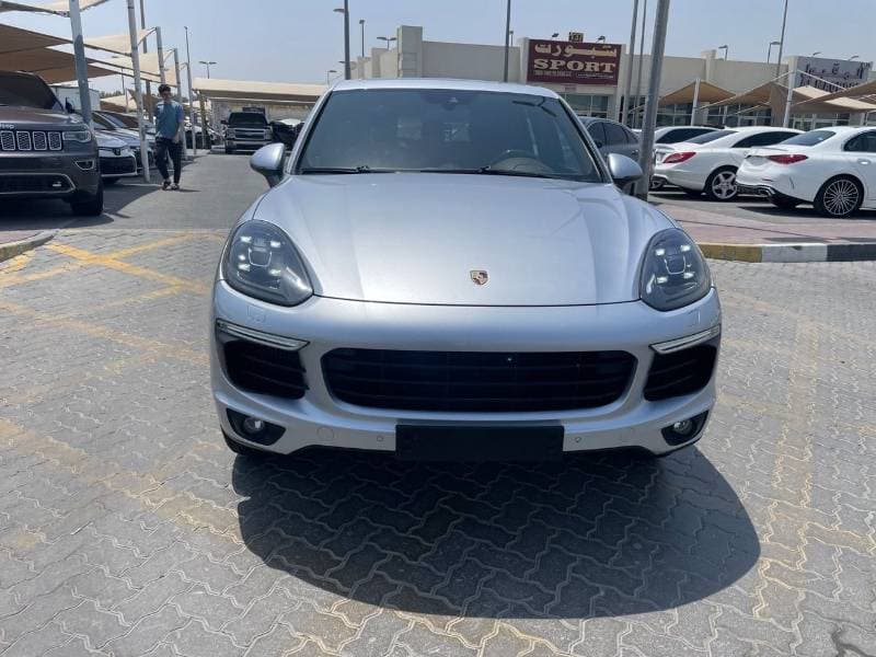 2015 Porsche Cayenne STANDARD thumbnail 2