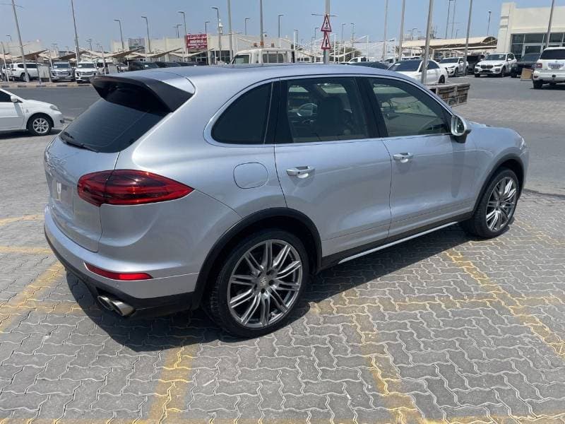 2015 Porsche Cayenne STANDARD thumbnail 7